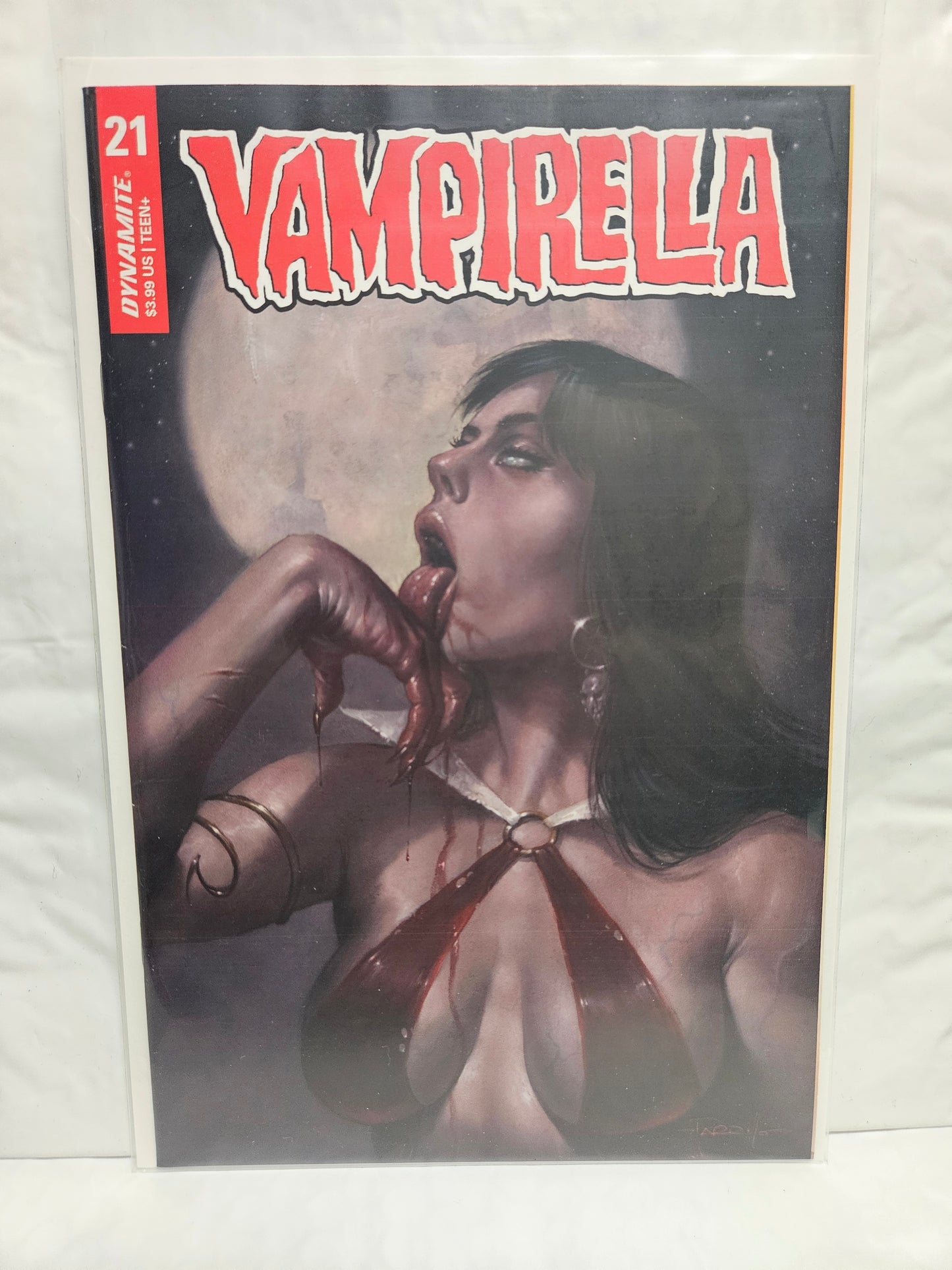 Vampirella #21 Cover A 2021 DYNAMITE